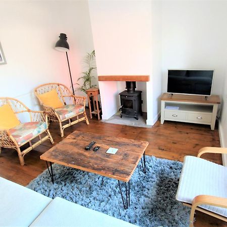 Contemporary Home In Friendly Easton, Free Parking Бристоль Экстерьер фото